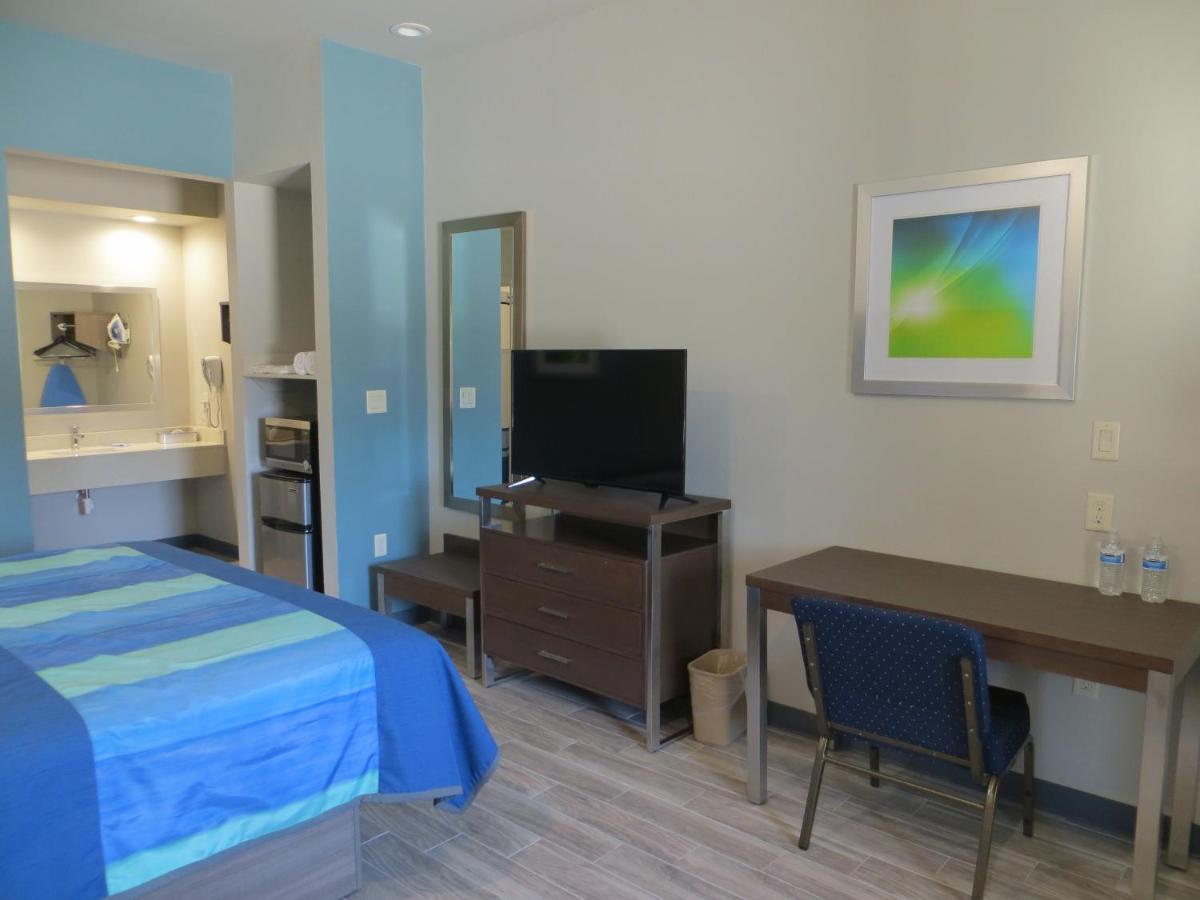 Hotel Blue - Woodlands - Housity