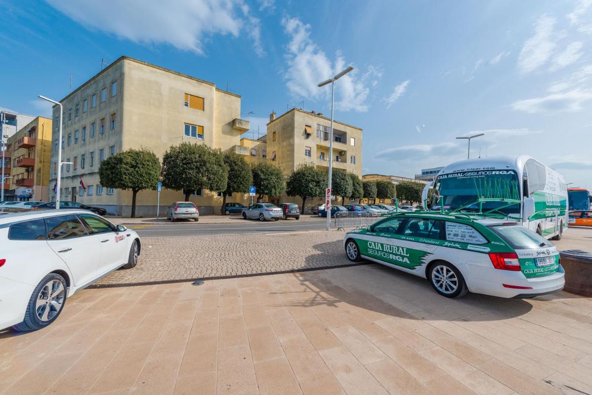 Green lighthouse rooms - Housity