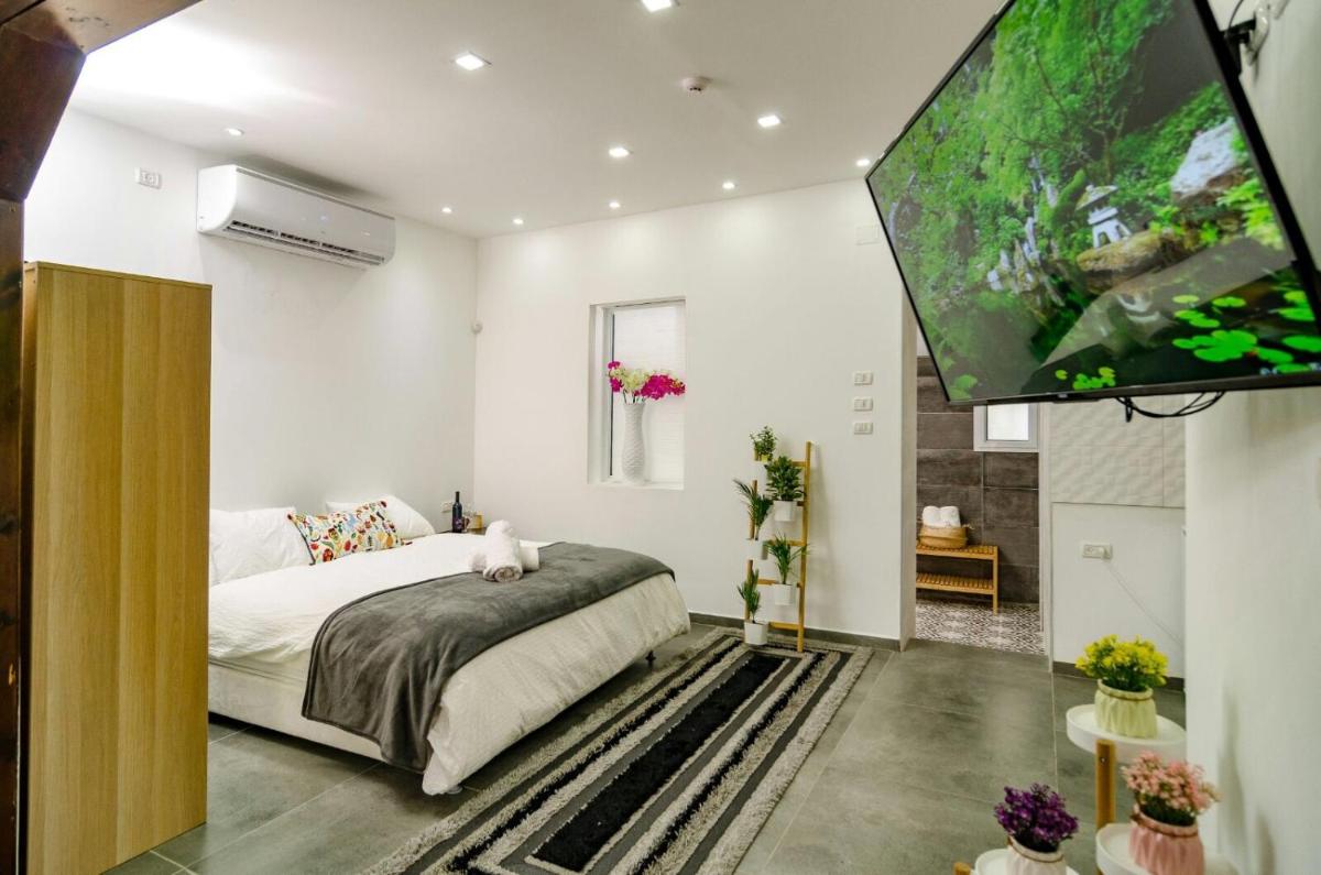 Kinneret Lodging - Housity