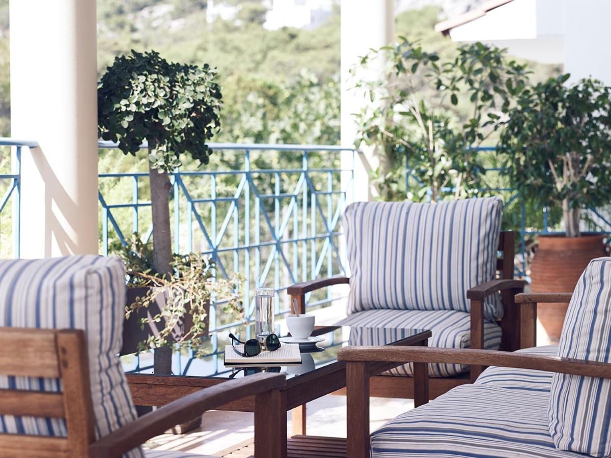 Pefki Islands - Housity