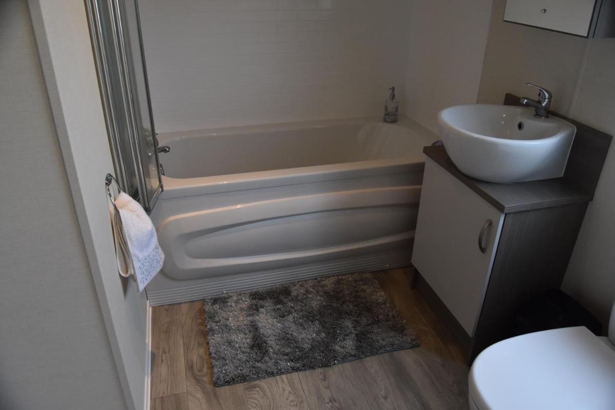 Luxury Caravan - Housity