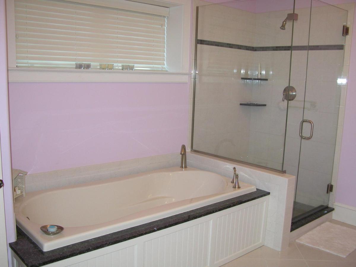 Button Bay Bed and Breakfast - Housity
