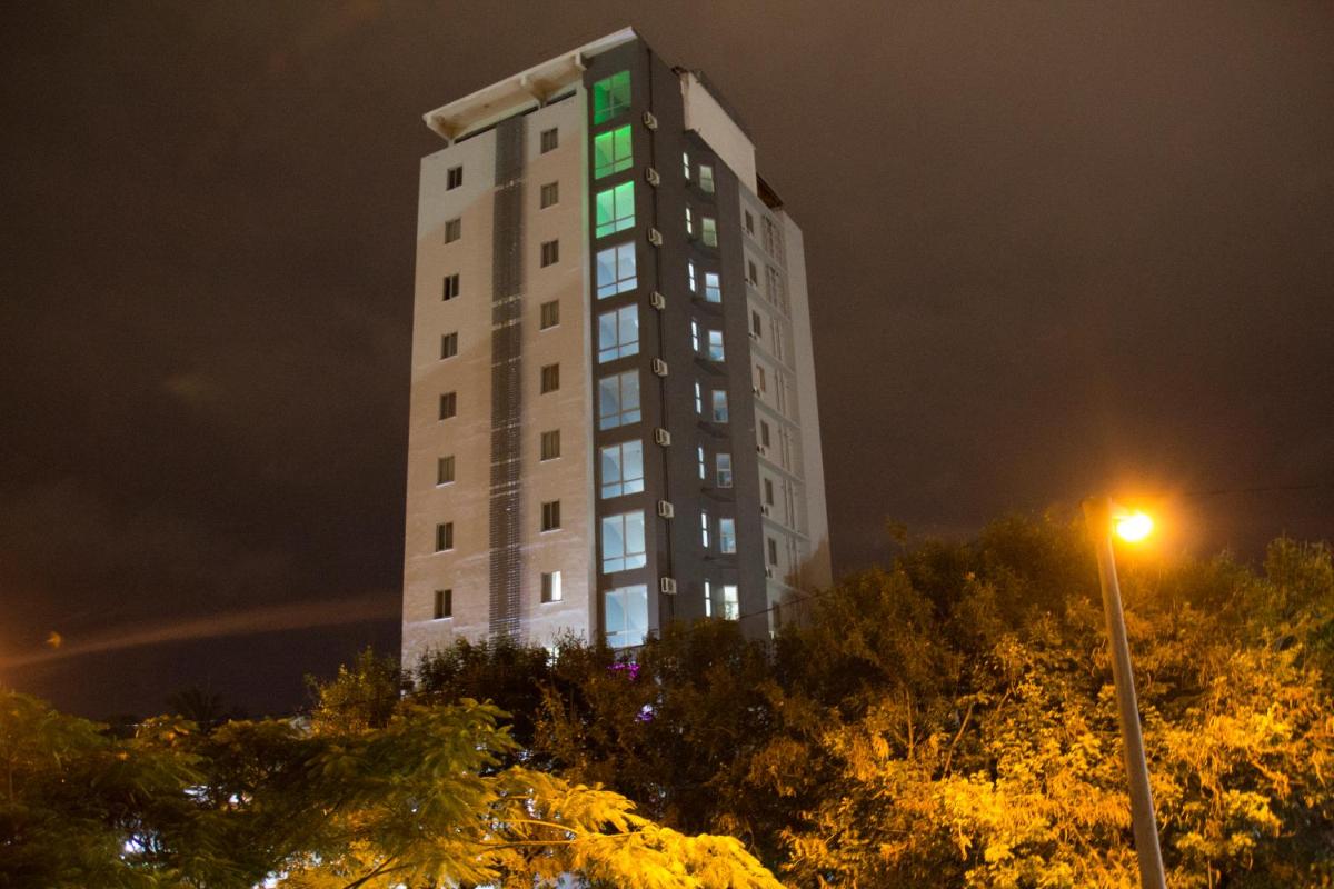 Hotel Africa - Housity