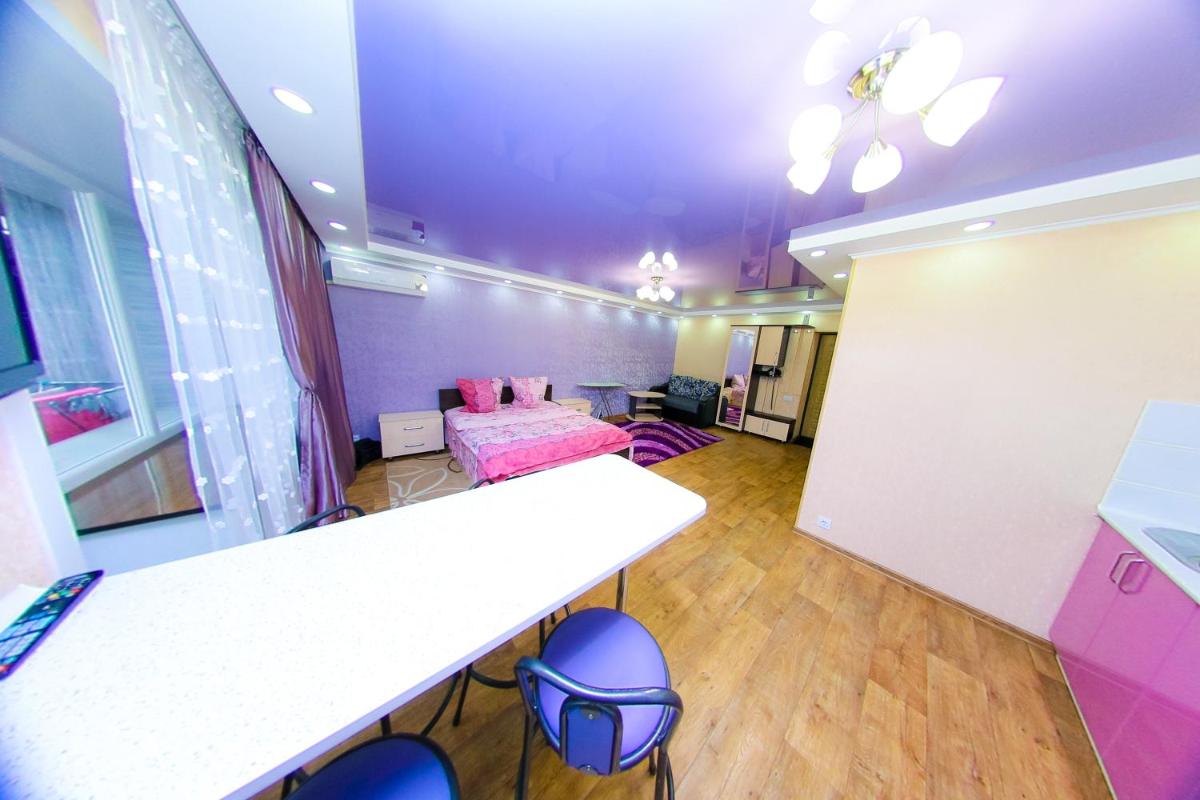 ApartLux on Slavskogo 26 View River - Housity