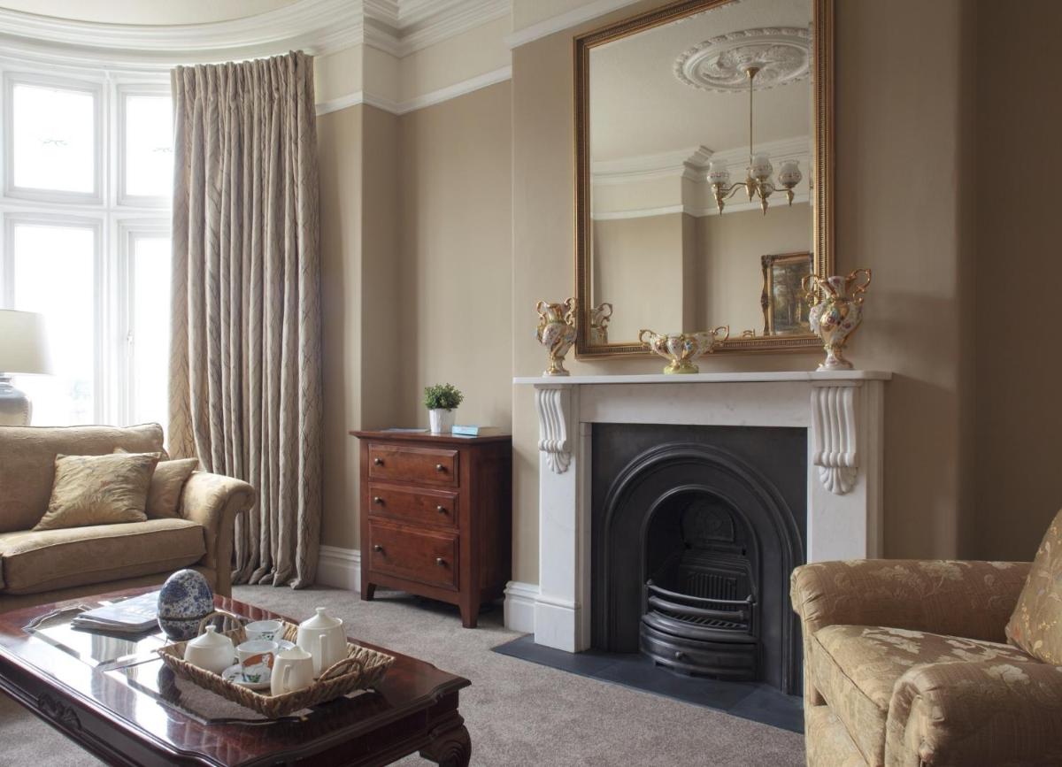 2 Crescent Gardens Guest House - Housity