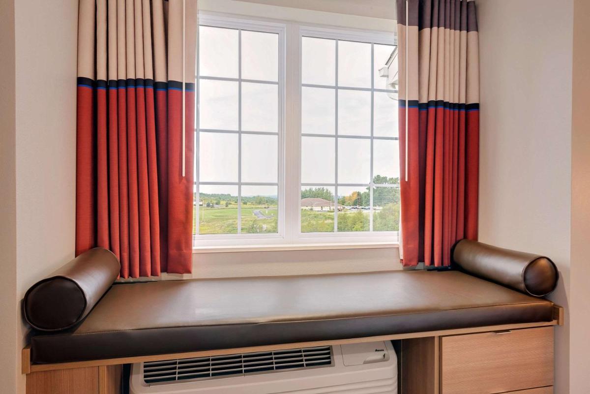 Microtel Inn & Suites by Wyndham Clarion - Housity