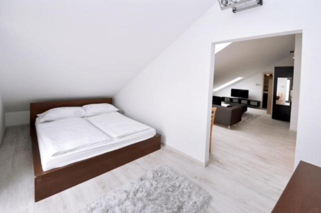 iHome Apartment 2.0 - Housity