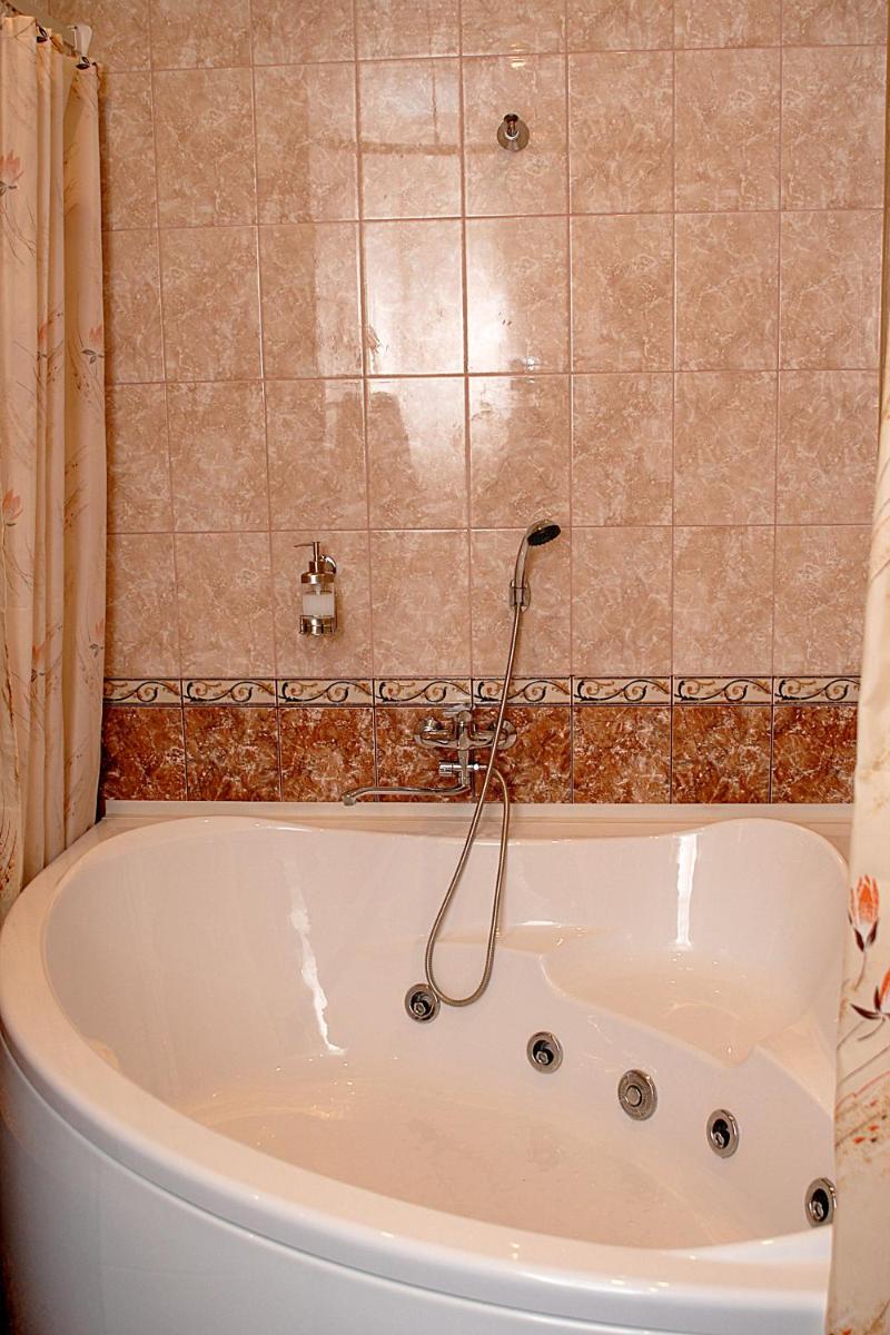 Hotel Arian - Housity