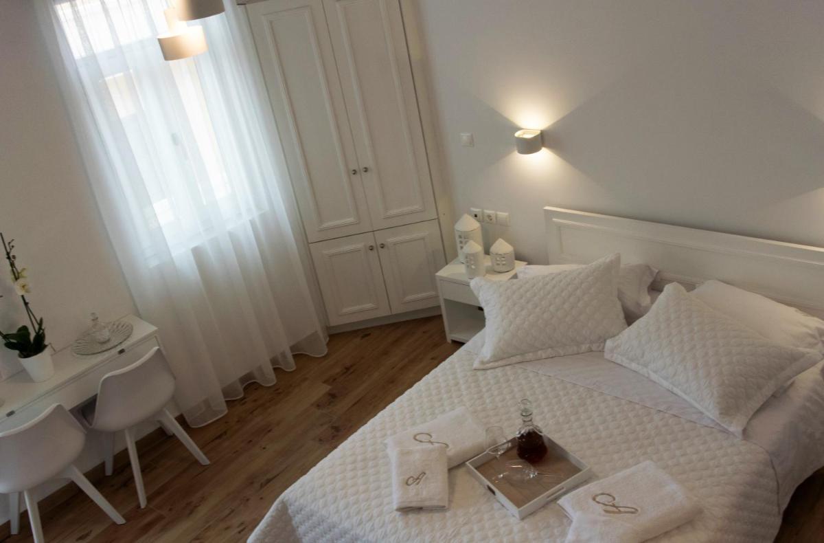 Agapi Suites - Housity