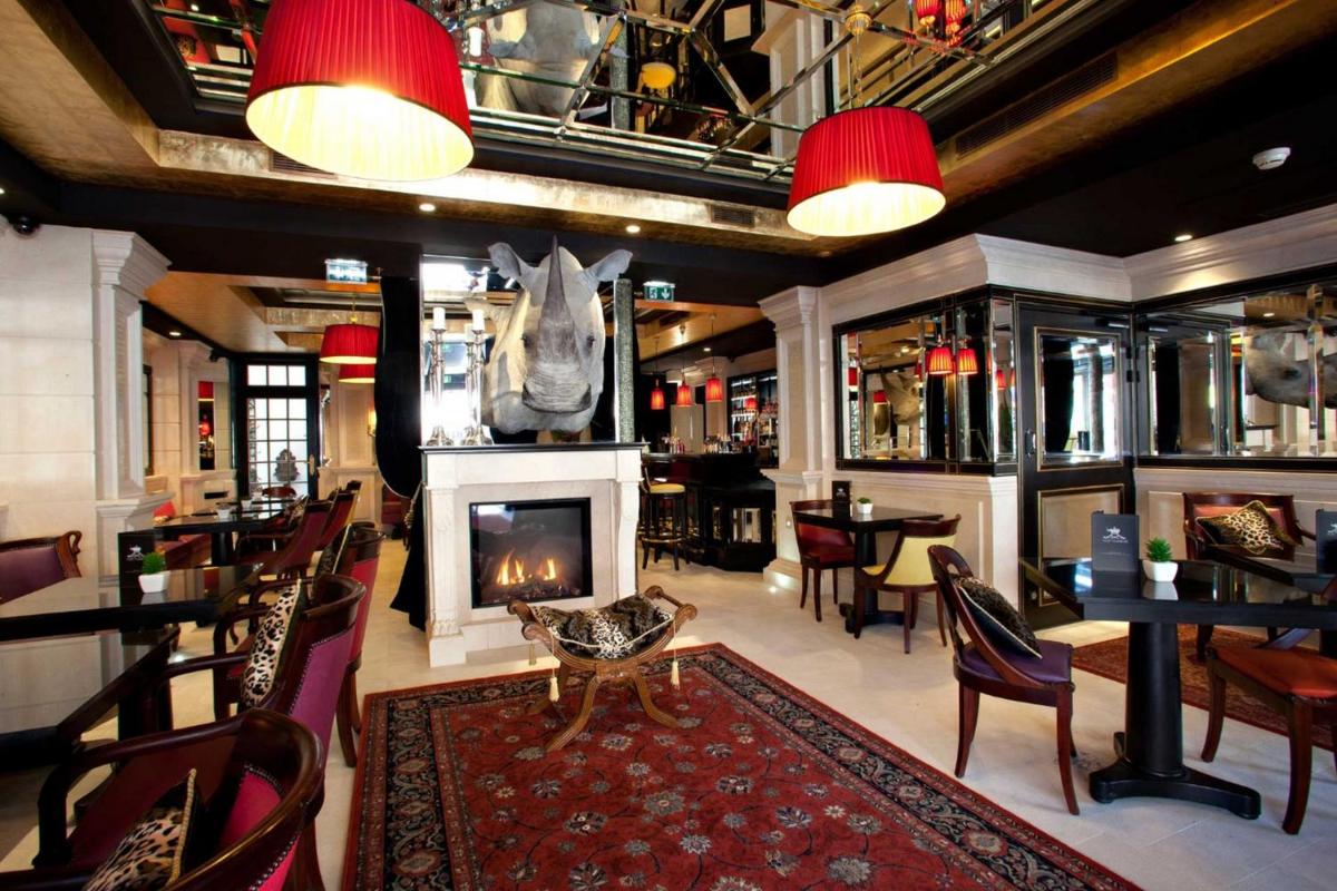 Coin salon dans l'établissement Maison Albar- Le Champs-Elysées