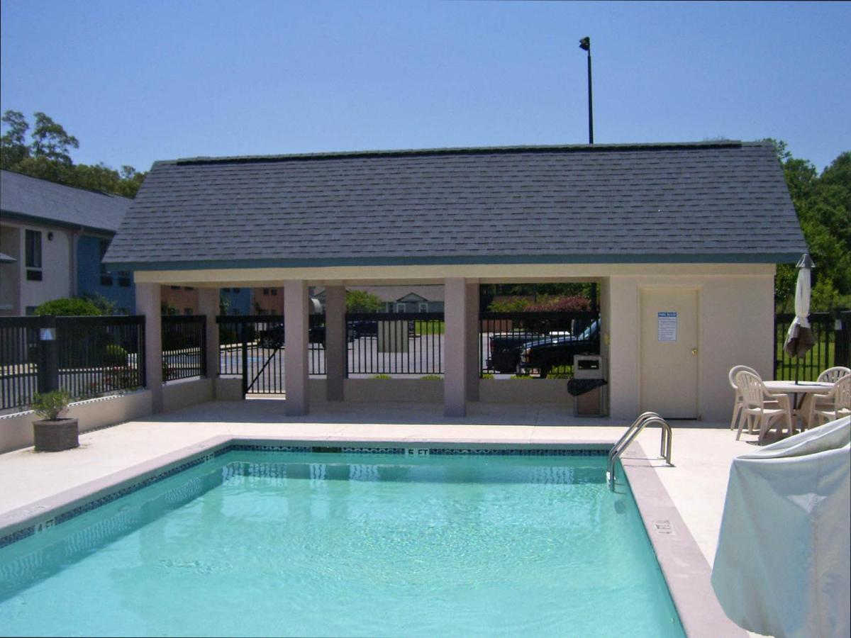 Americas Best Value Inn & Suites Bastrop - Housity