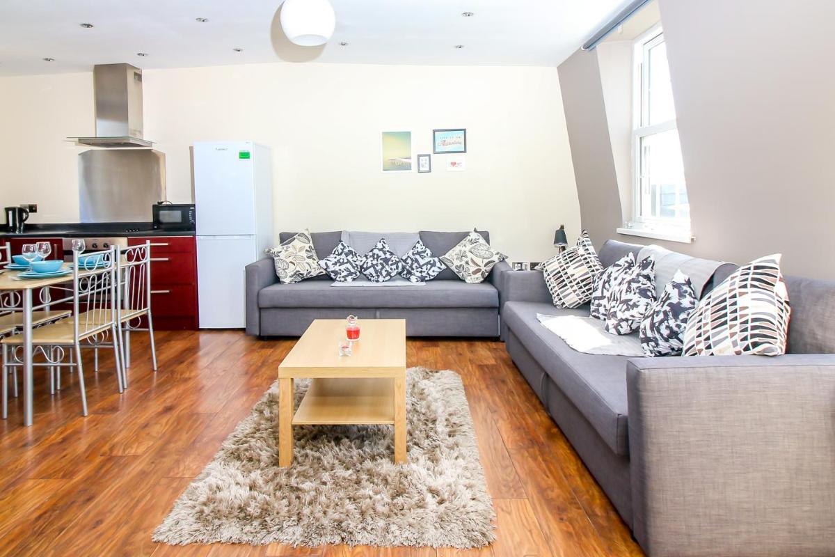City view flat @ Liverpool st. - Housity