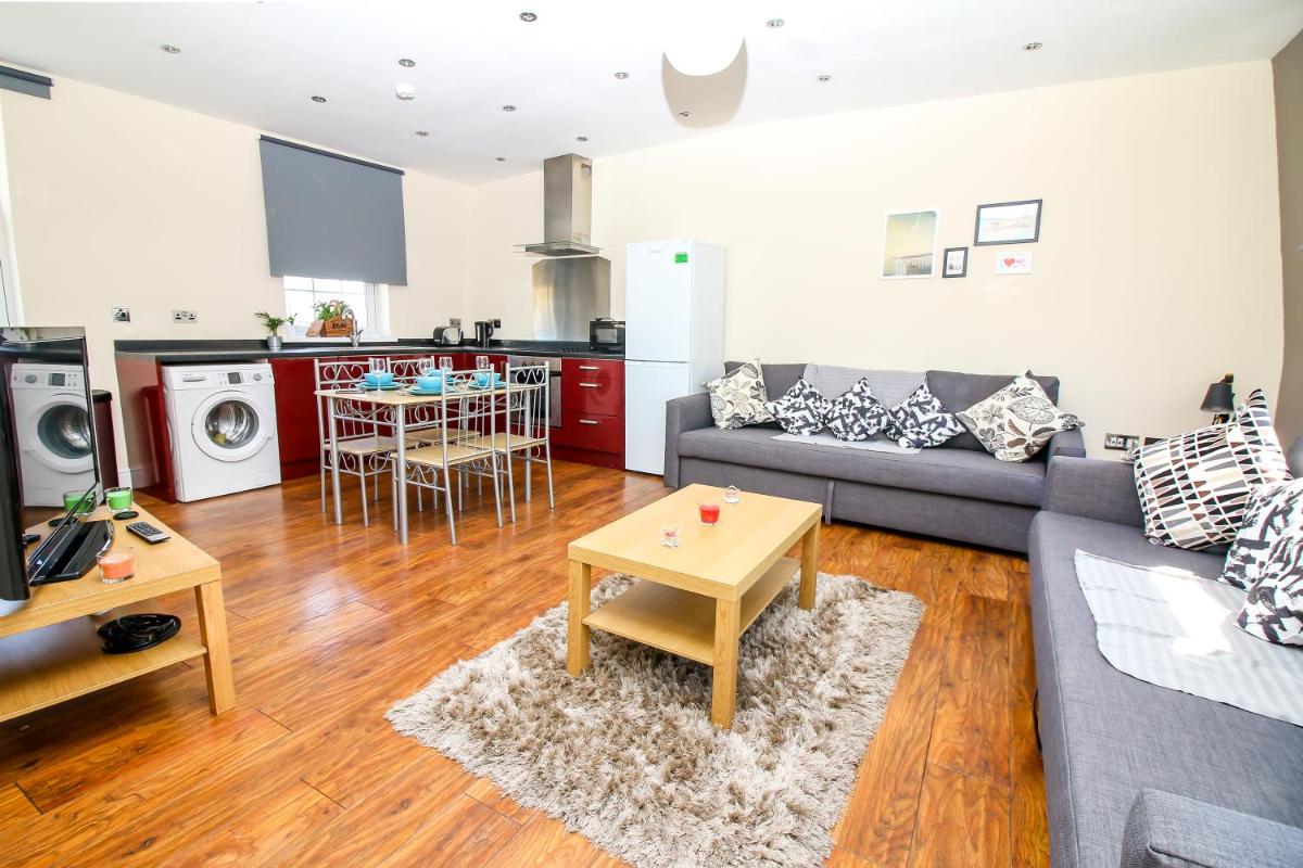 City view flat @ Liverpool st. - Housity