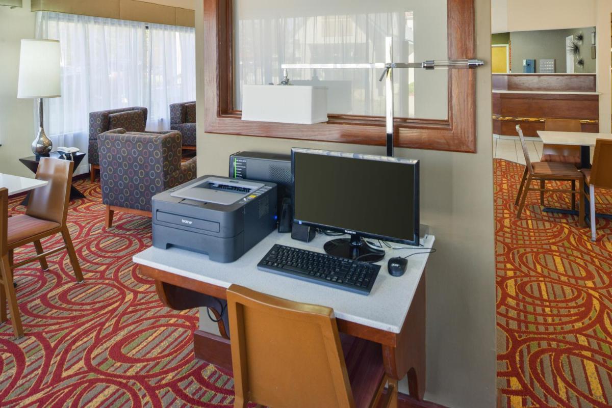 Americas Best Value Inn & Suites Bastrop - Housity