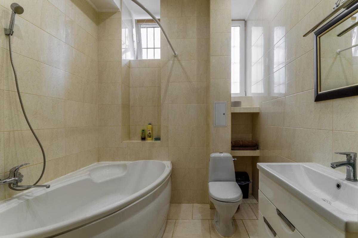 Novyi Svit - Housity