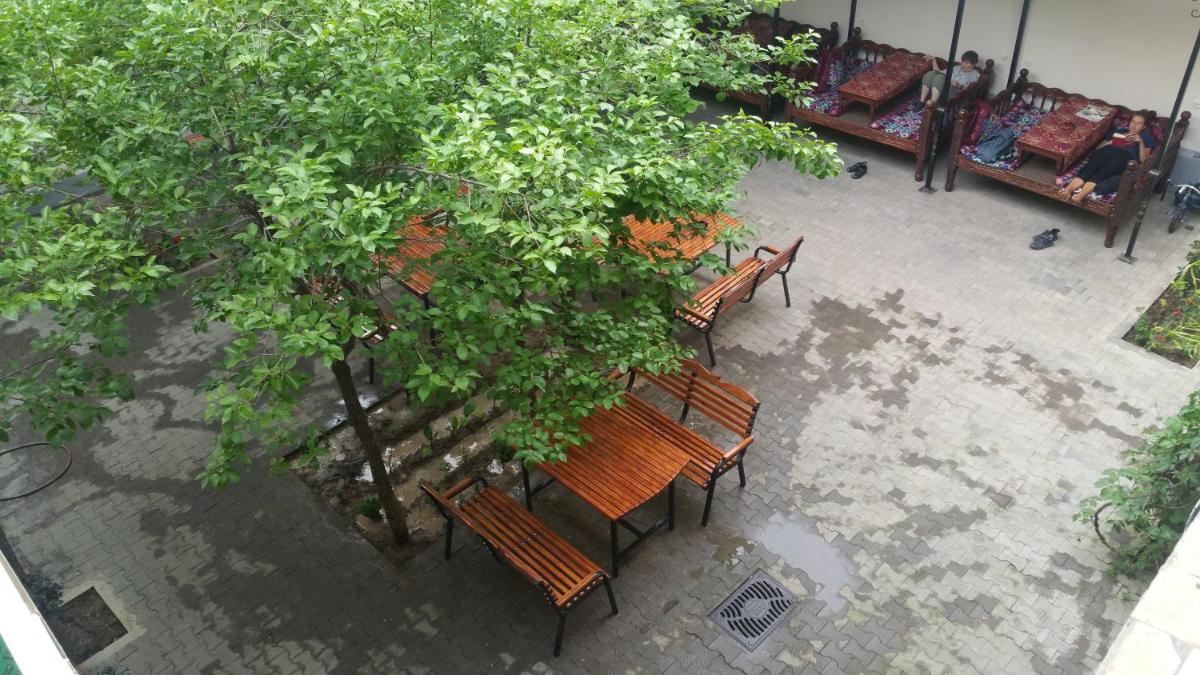 Suitetrails - Gulnara Guesthouse