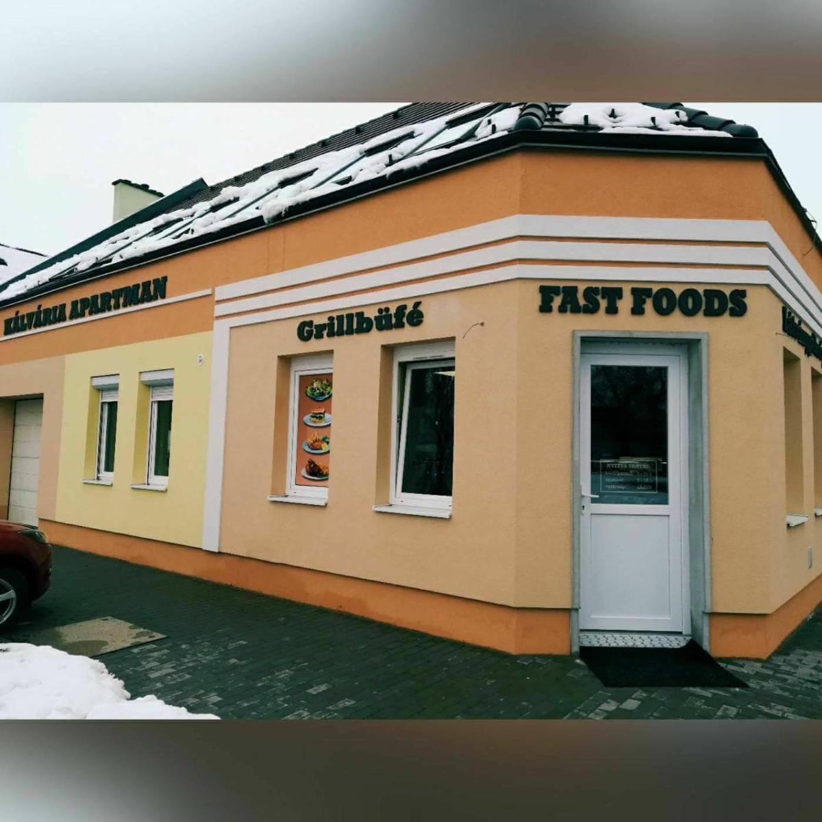 Kálvária Apartman - Housity