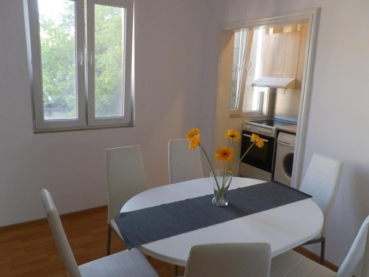 Silver House - Housity