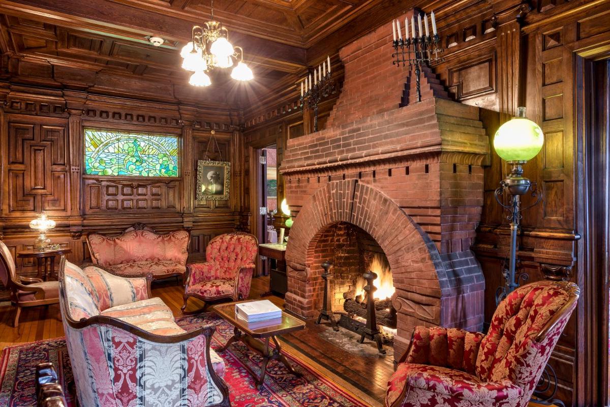 Cedar Crest Inn - Housity