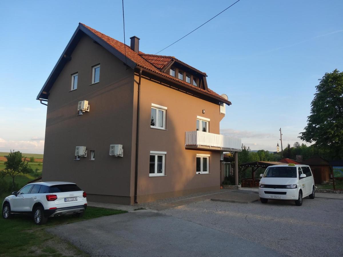 Apartments and Rooms Kristina - Housity