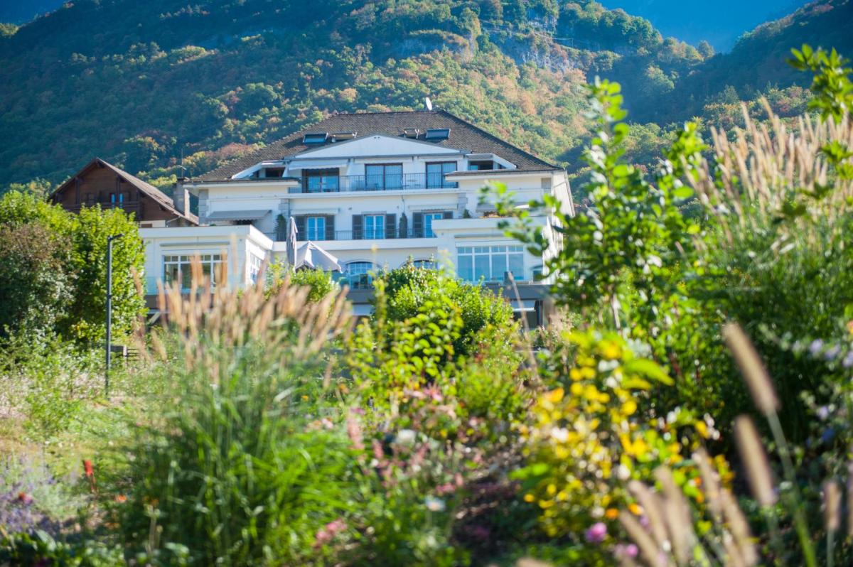 Vue générale sur la montagne ou vue sur la montagne depuis l'hôtel