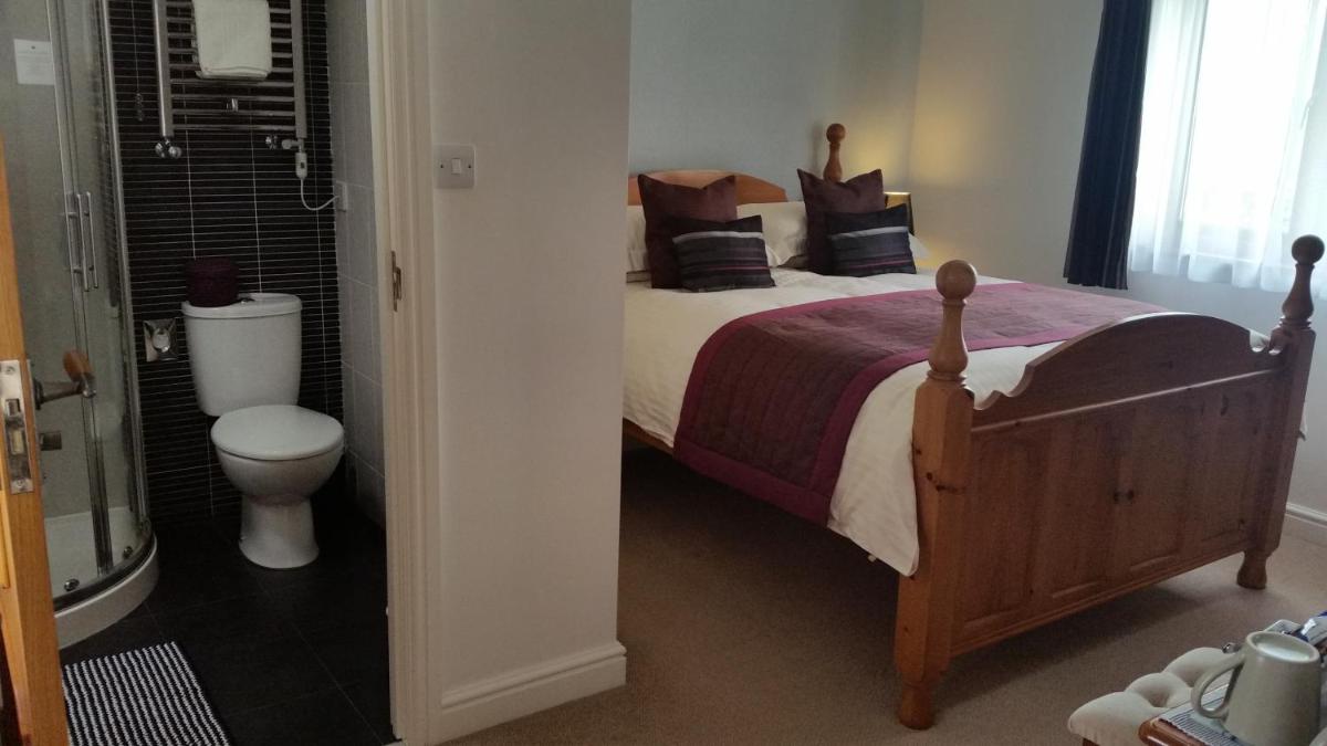 Mandeley Guest House - Housity