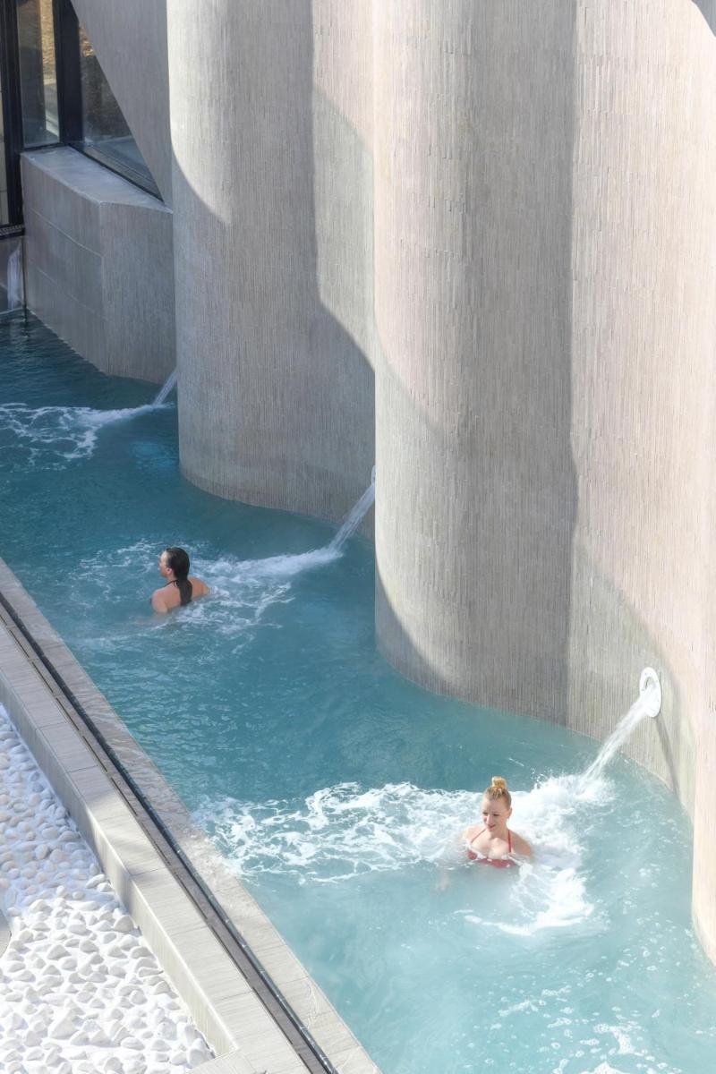 Piscine de l'établissement ibis styles La Rochelle Thalasso Chatelaillon ou située à proximité