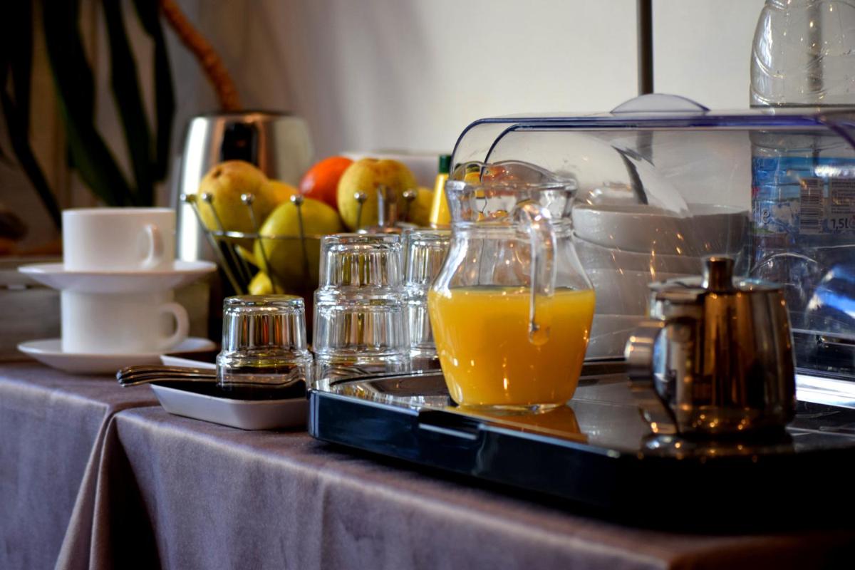 Nouvel Hotel - Housity