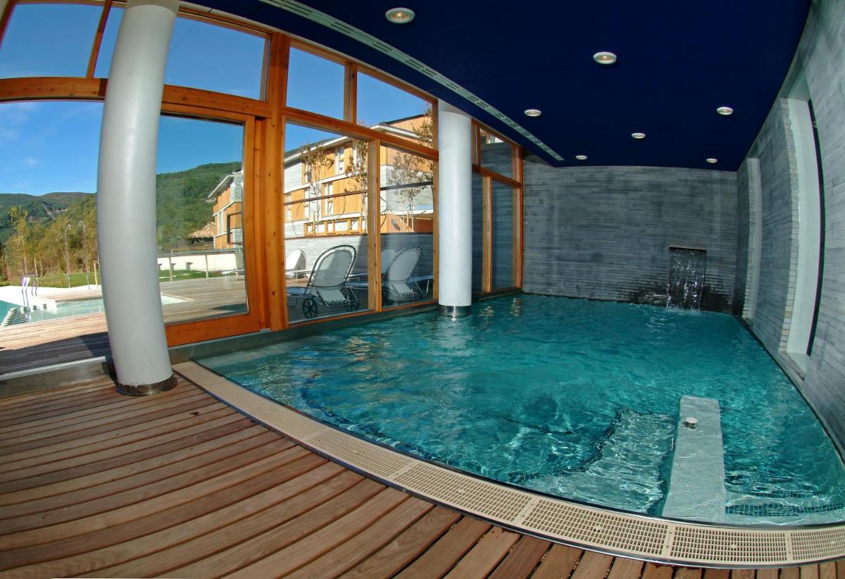 Piscina en o cerca de Tierra de Biescas