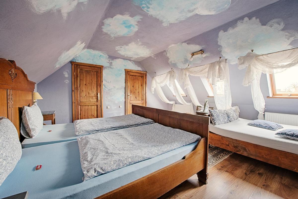 Gościniec na Półwyspie - Housity