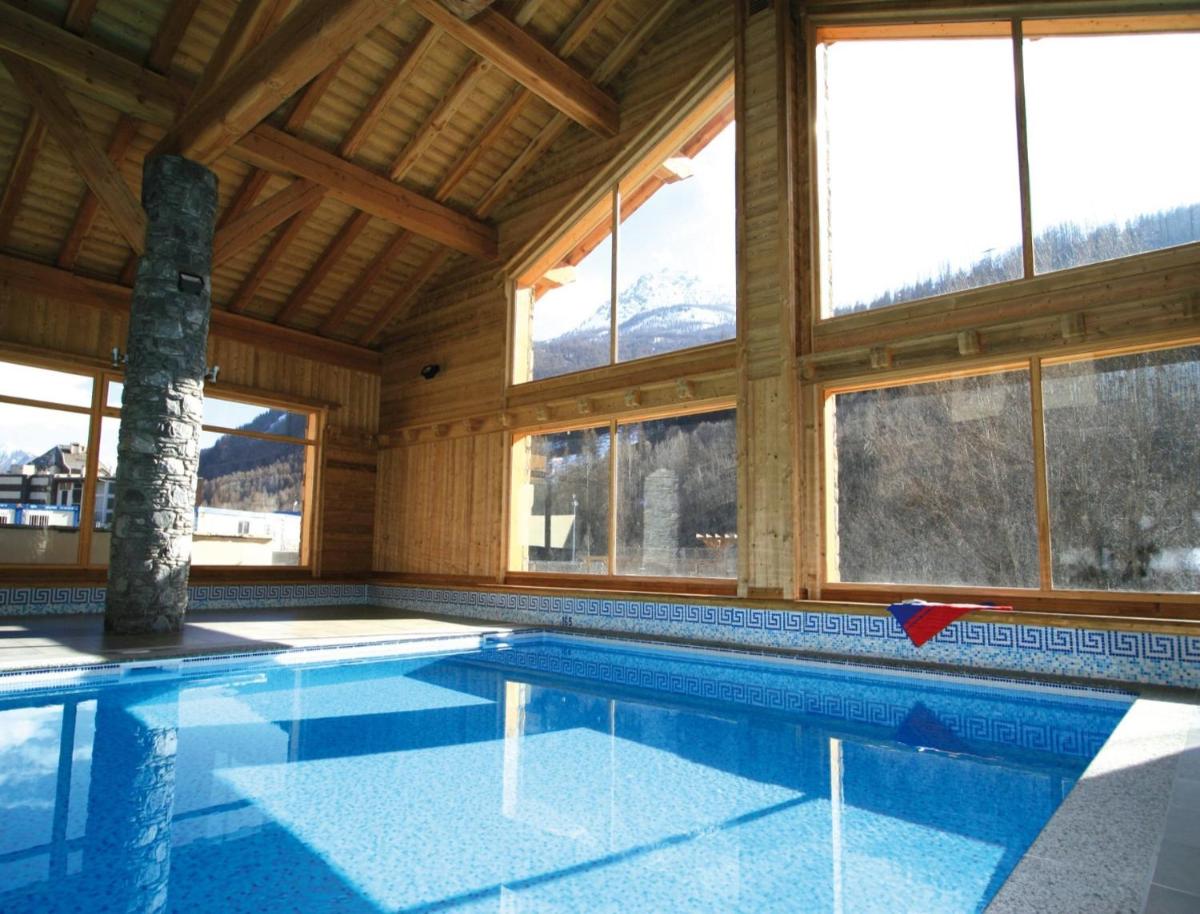 Piscine de l'établissement Lagrange Vacances Le Hameau du Rocher Blanc ou située à proximité