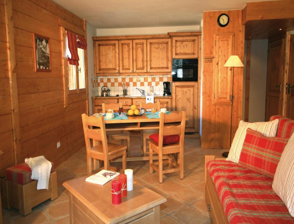 Cuisine ou kitchenette dans l'établissement Lagrange Vacances Le Hameau du Rocher Blanc