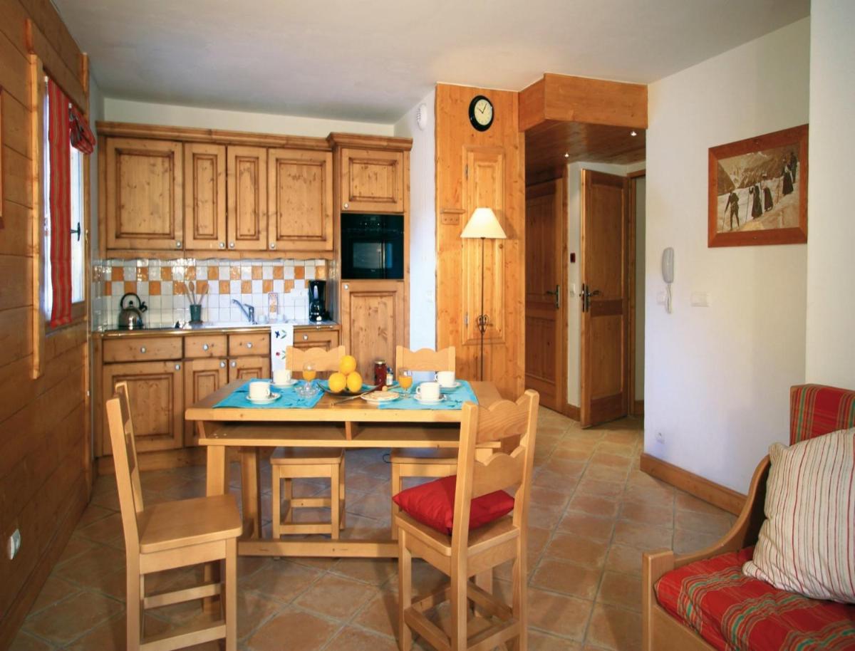 Cuisine ou kitchenette dans l'établissement Lagrange Vacances Le Hameau du Rocher Blanc