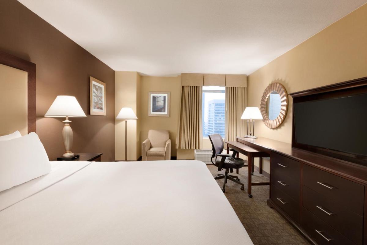 Crowne Plaza Crystal City-Washington, D.C., an IHG Hotel - Housity