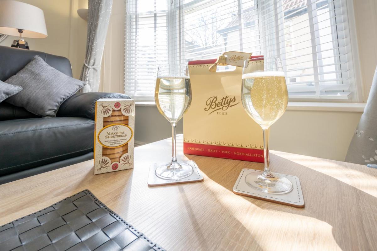 Hunter House Holiday Apartment - York - Housity