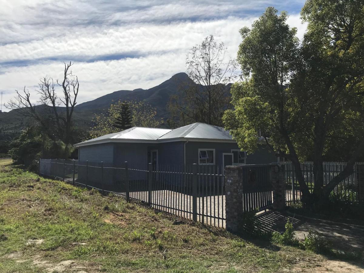 The Railway Cottage - Housity