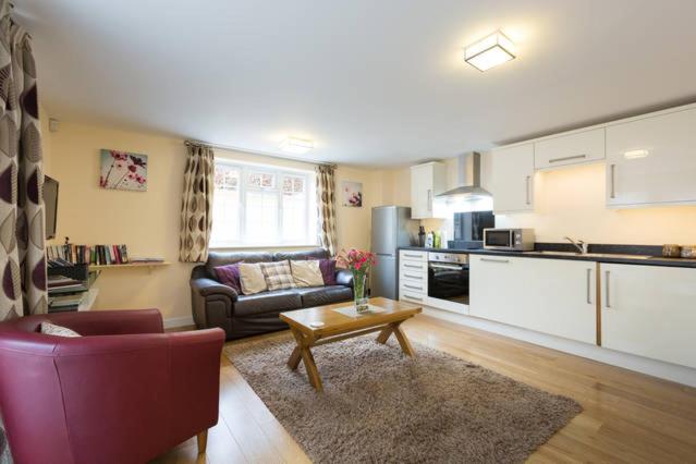 Oxford Apartments 1 - Hizvo