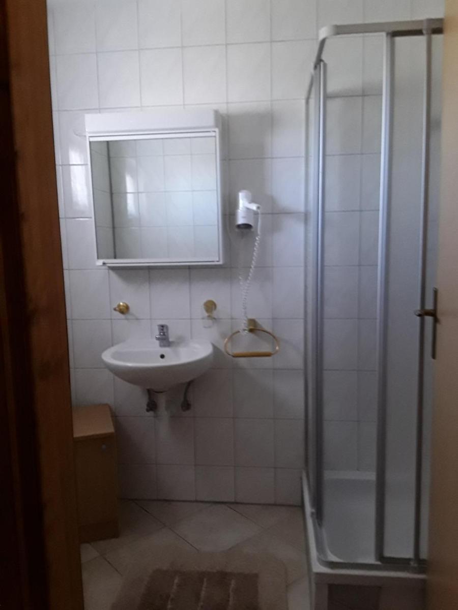 Zaton Apartmani M. Ilesh - Housity