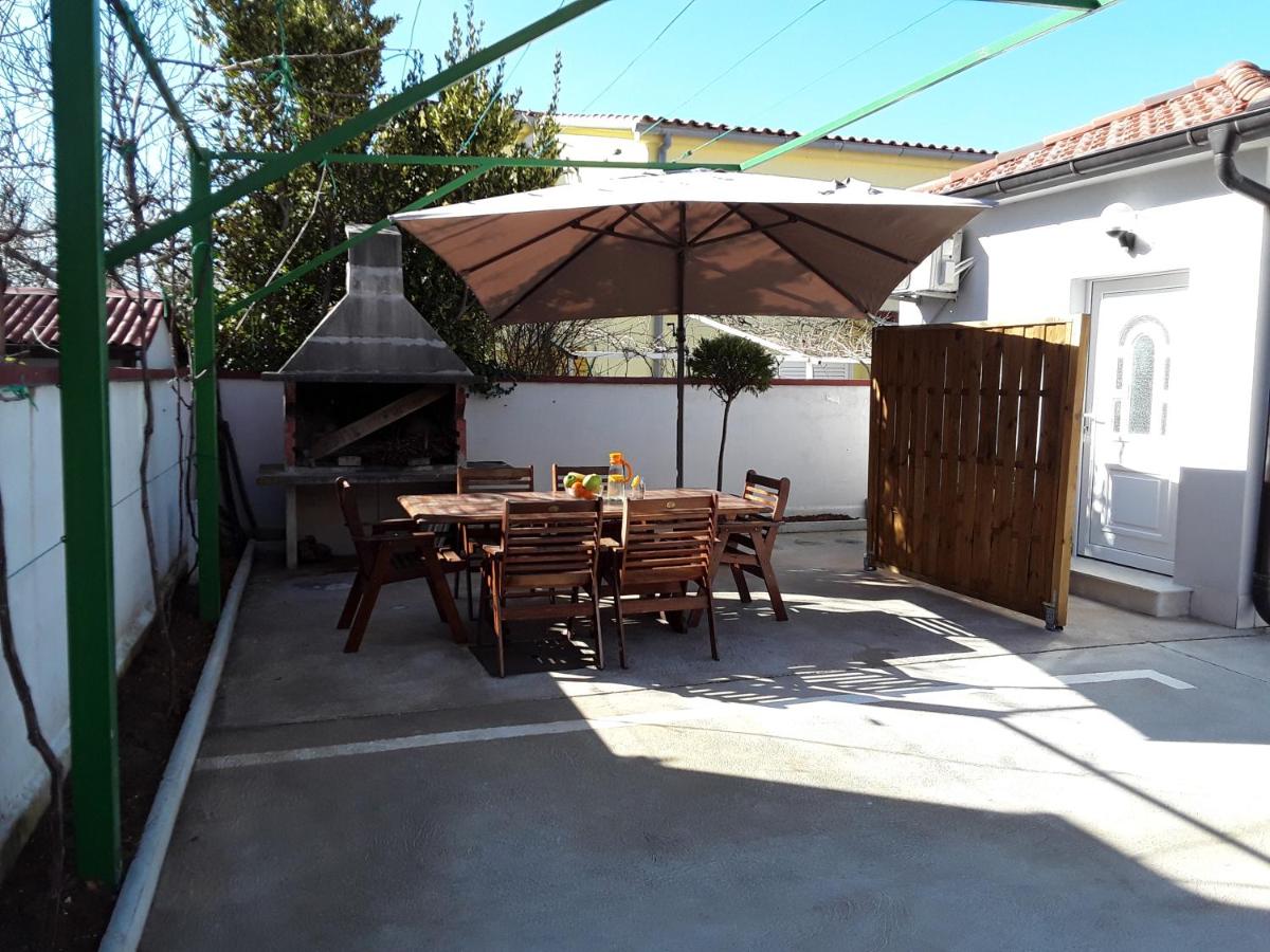 Zaton Apartmani M. Ilesh - Housity