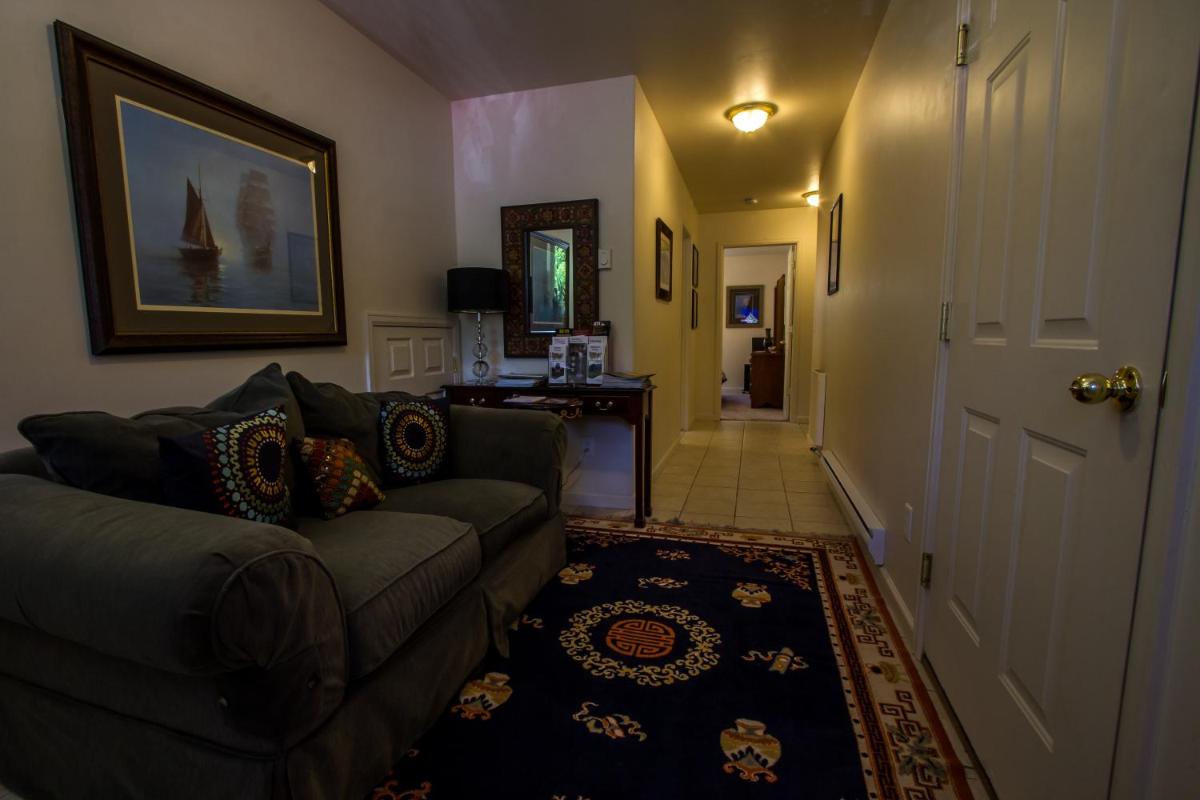 Bridal Veil Bed and Breakfast - Housity