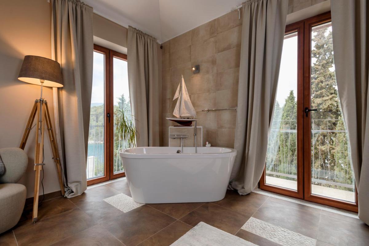 Luxury Villa Hvar Enigma with Pool - Housity