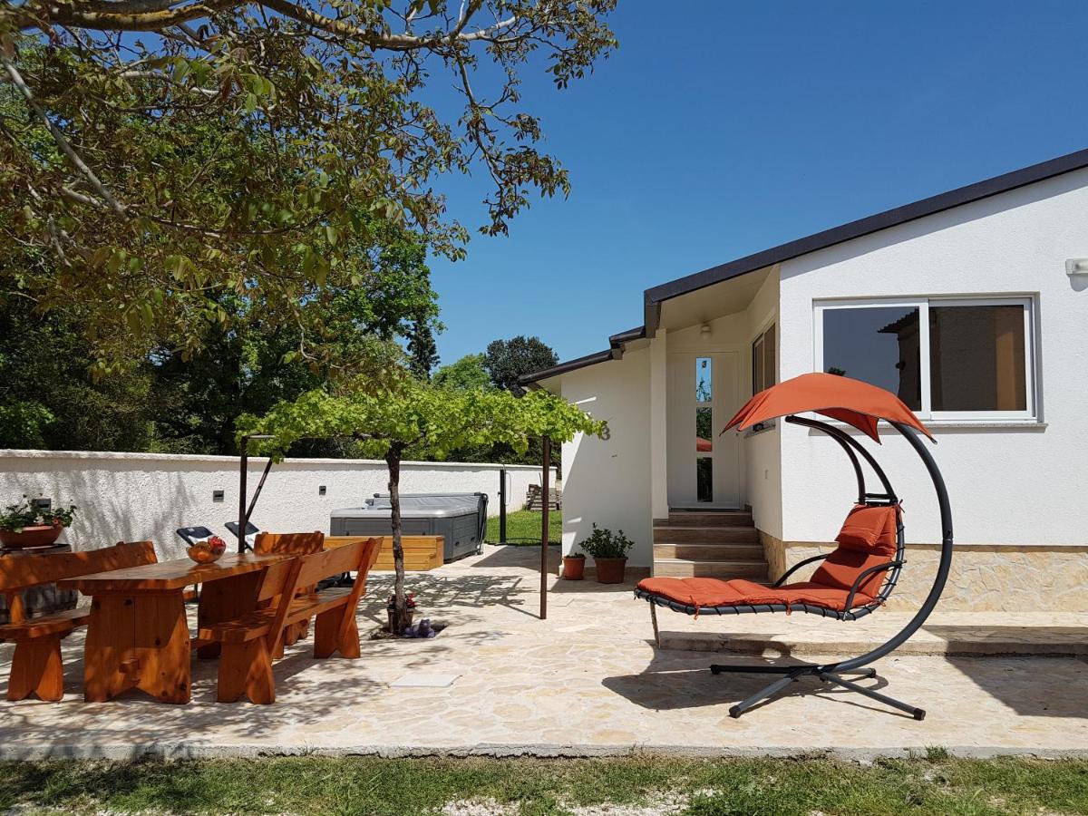 Holiday Home Kerniat - Housity