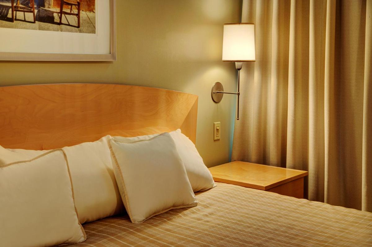 Lakeview Gimli Resort - Housity