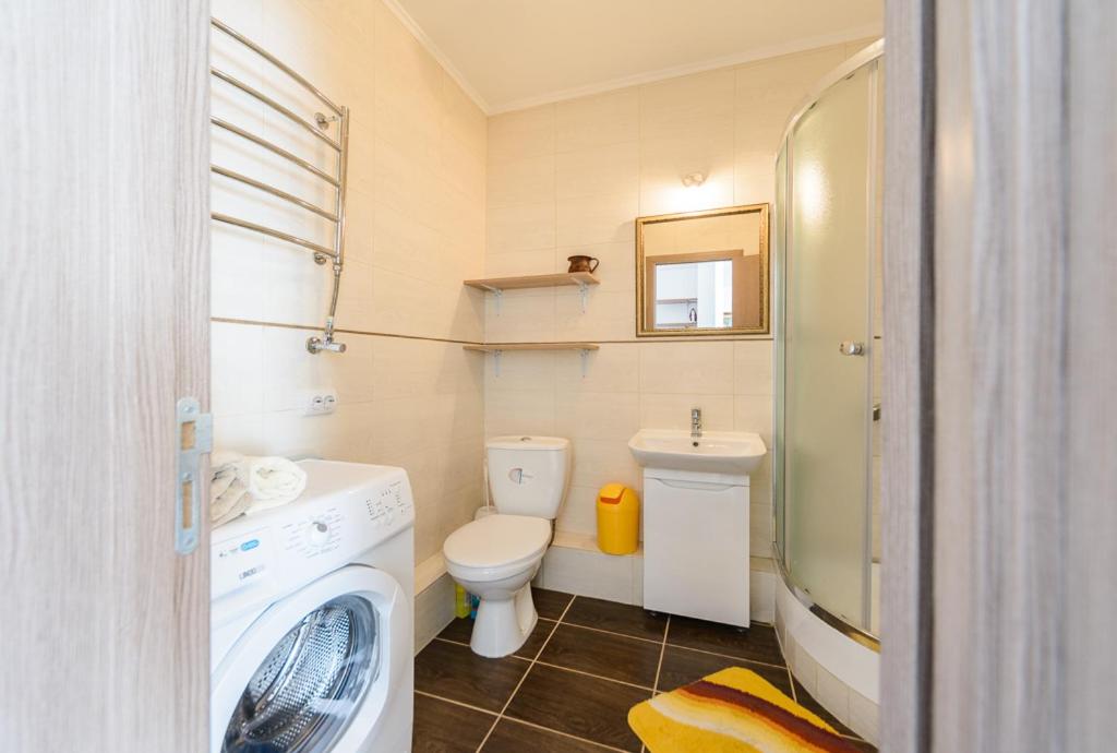 Suitetrails - Comfortable apartment near airport Zhulyny