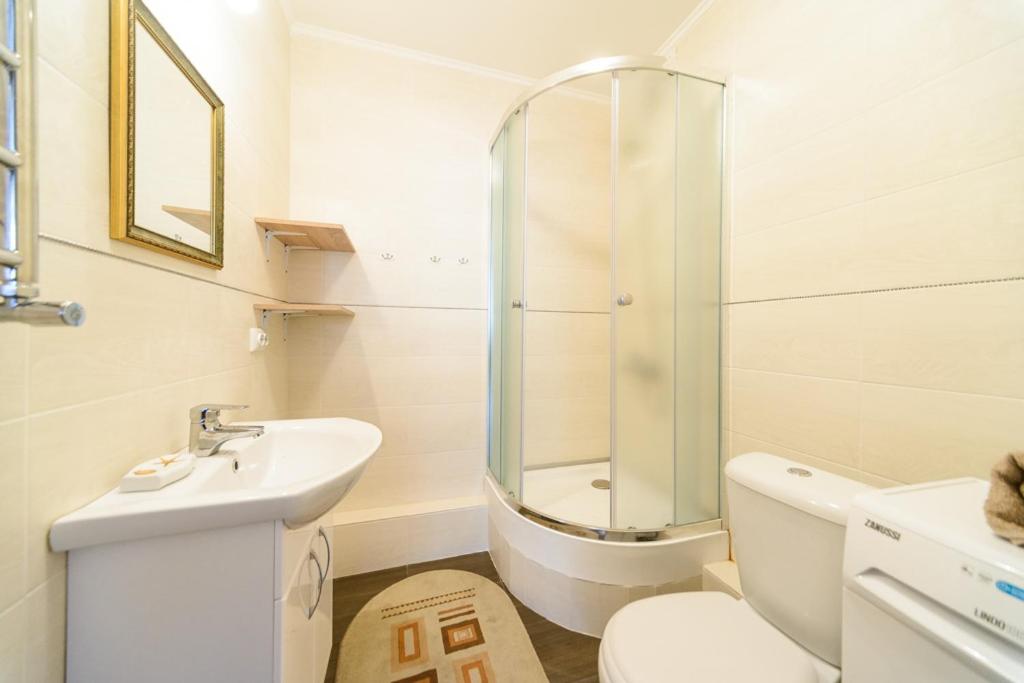Bright new apartment near airport Zhylayny - Housity