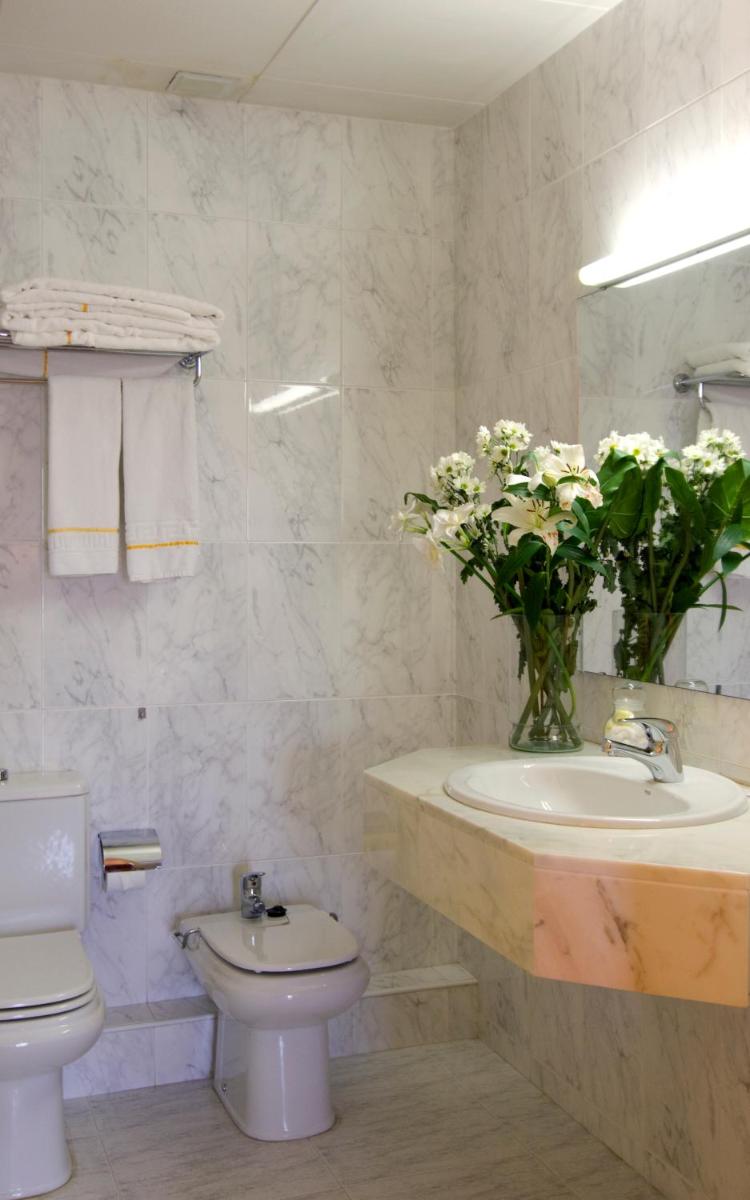 Hotel Pintor Marsà - Housity