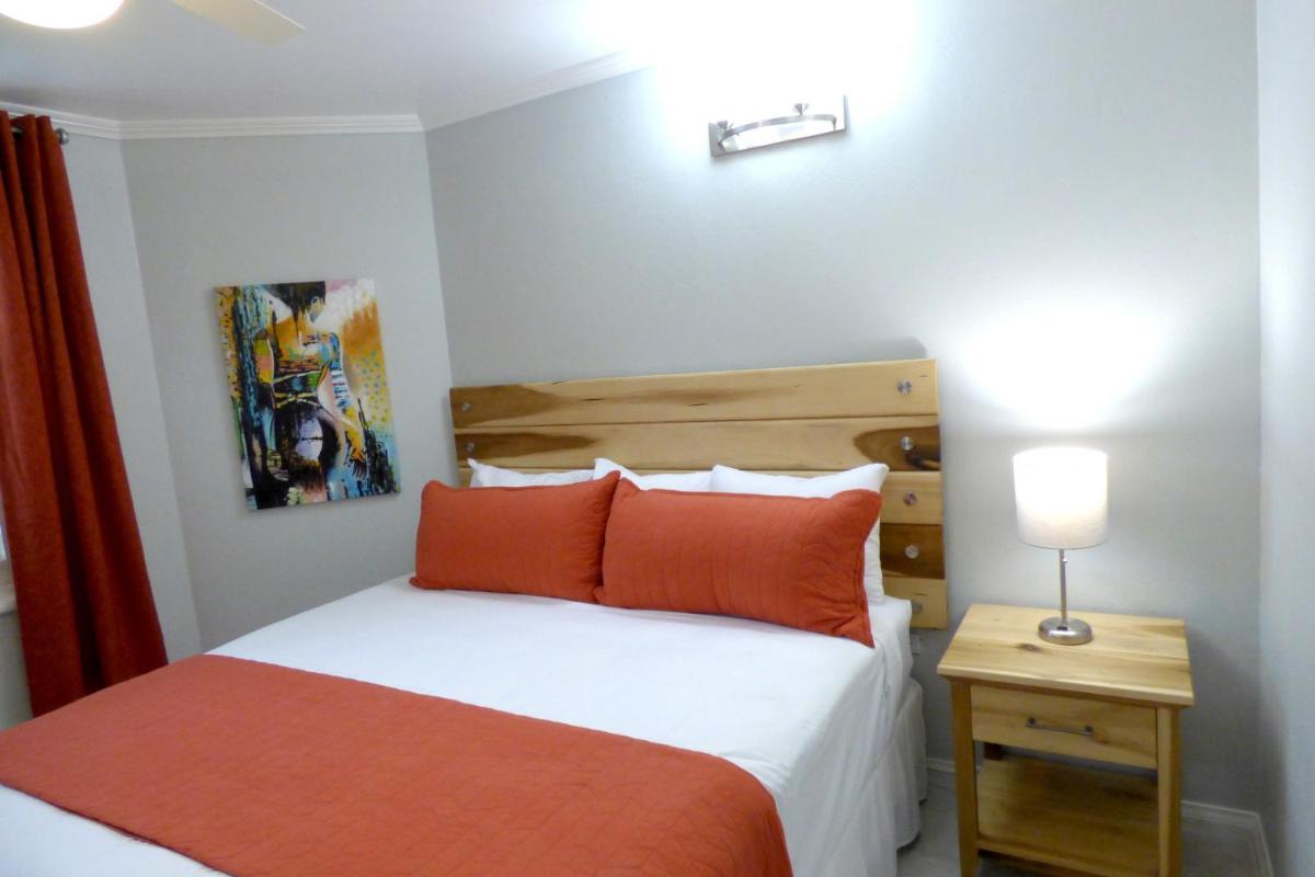 Beach One Bedroom Suite A22 - Housity