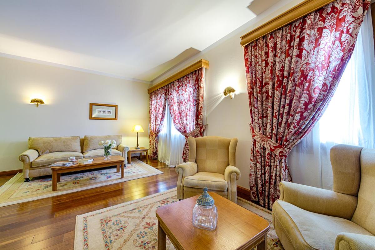 Zona de estar de AZZ Peñafiel Las Claras Hotel & Spa