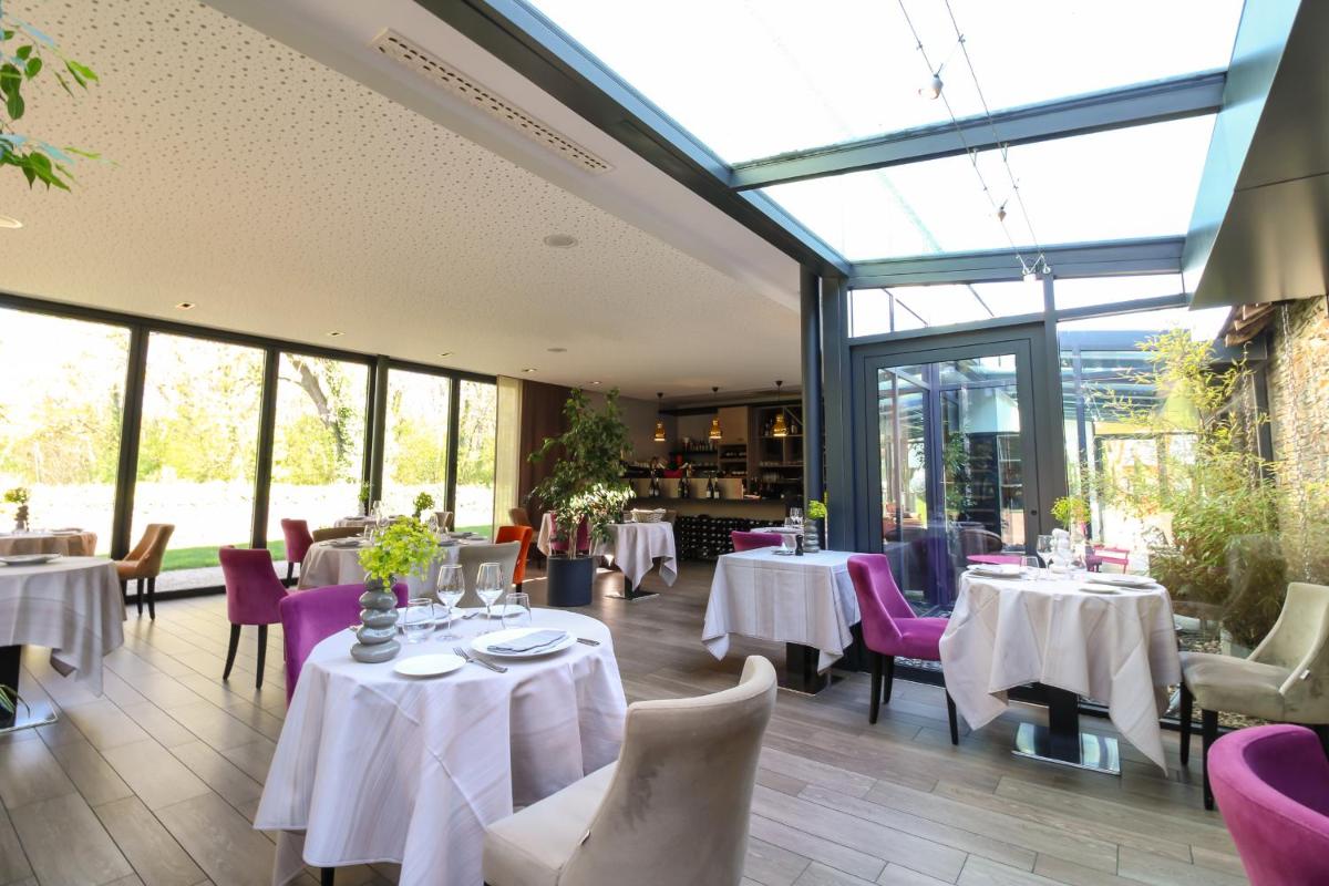 Restaurant ou autre lieu de restauration dans l'établissement Loire & Sens