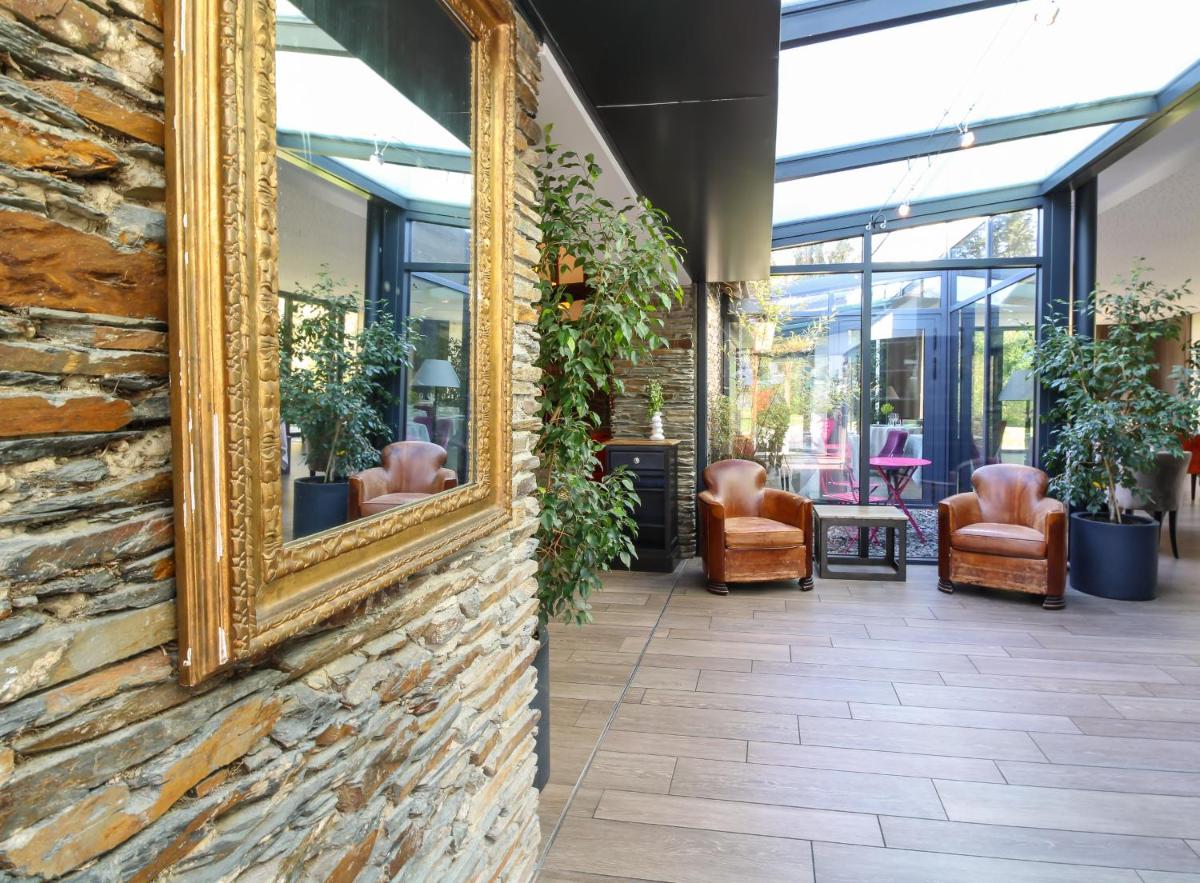 Coin salon dans l'établissement Loire & Sens
